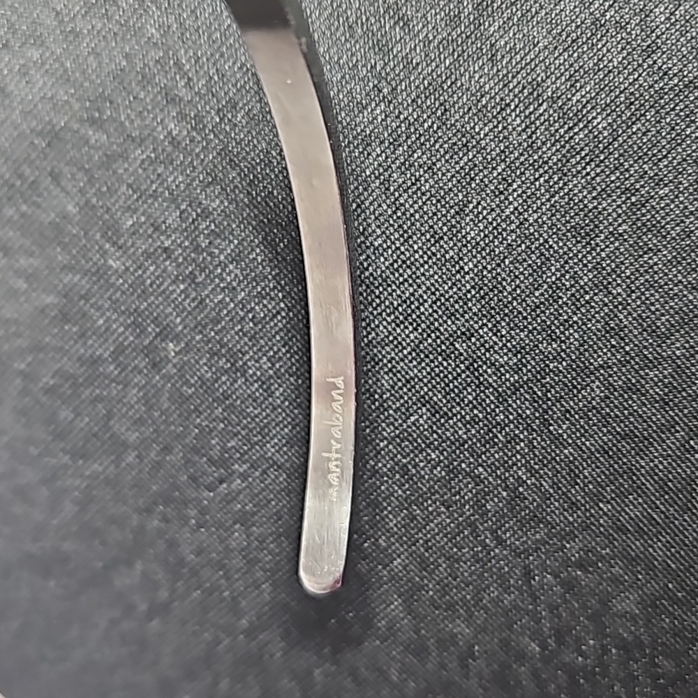 MANTRABANDS FOREVER FAMILY SILVERTONE BRACELET - Picture 4 of 8